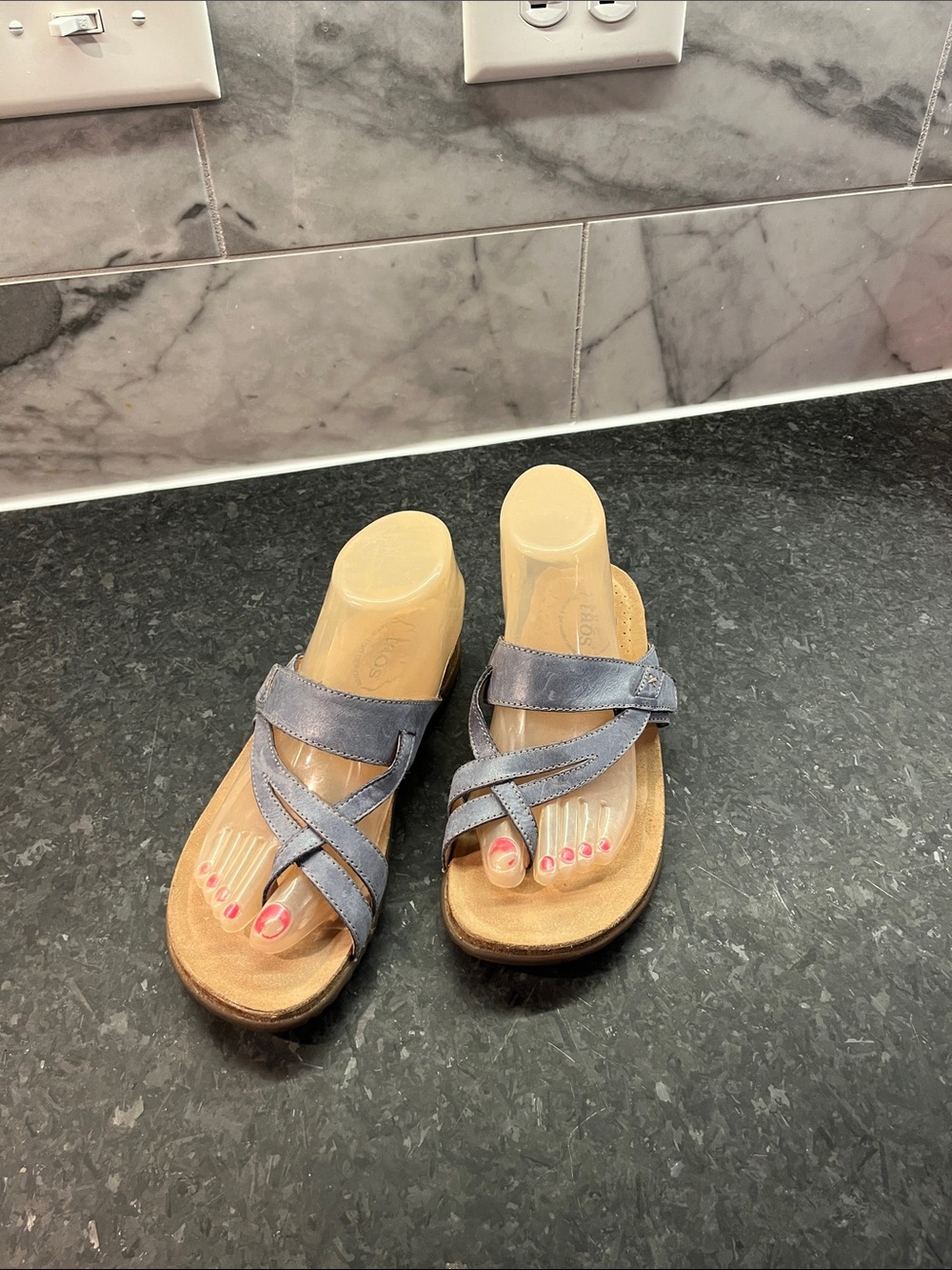 LADIES TAOS SANDALS